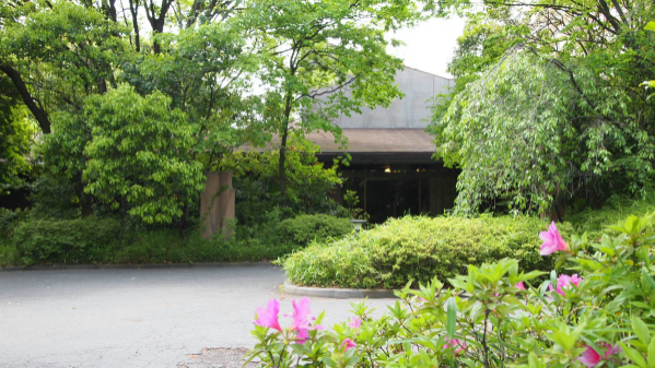 �����������{�݊�