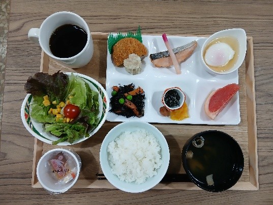 朝食